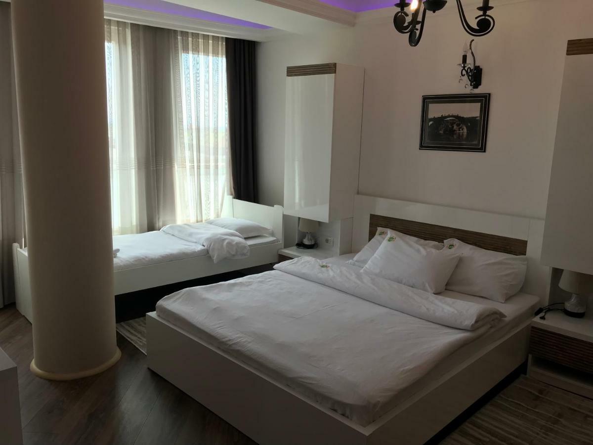 Hotel Apollonia Gjakova Exterior foto